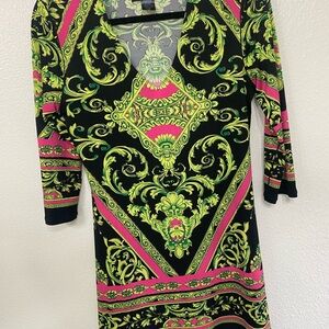 Eva Varro Green and Pink V-Neck 3/4 Sleeve Sheath Tunic